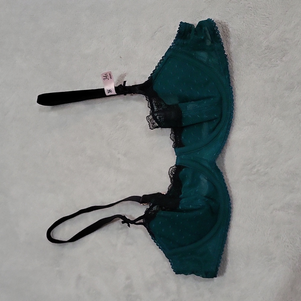 Victoria's Secret Teal & Black Lace Underwire Bra